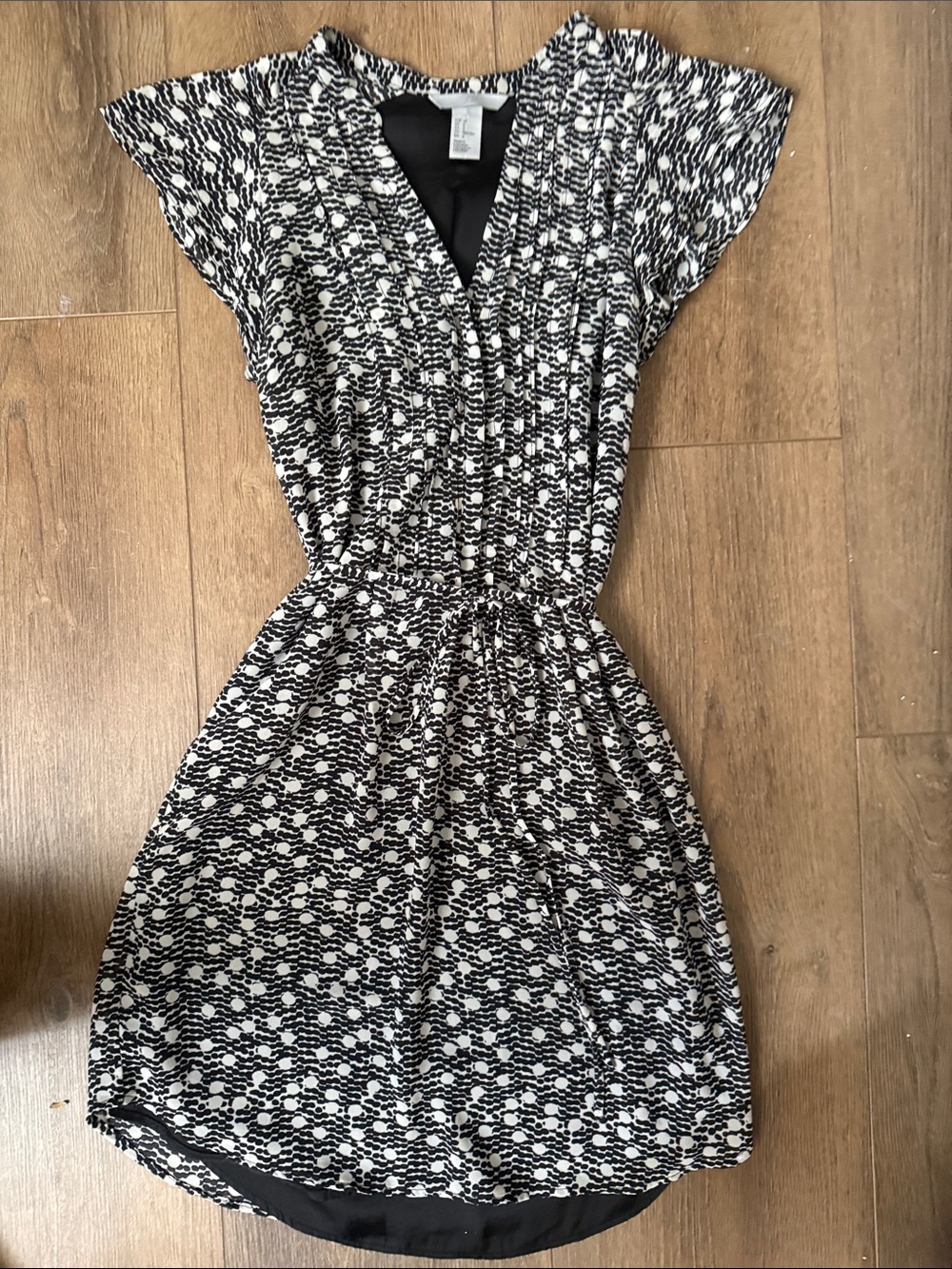 H&M Black and White Printed Tie-Waist Mini Dress
